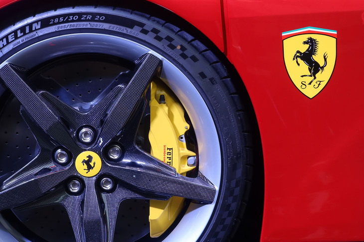 フェラーリF80（フロントホイールおよびエンブレム）