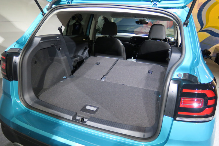 フォルクスワーゲンTクロスTSI 1stプラス（ラゲッジスペース）