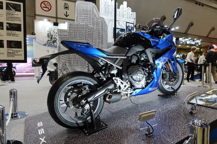 スズキGSX-8R
