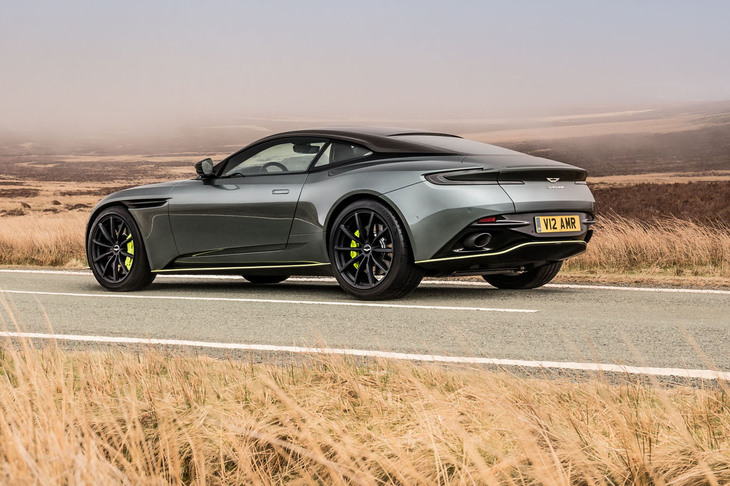 アストンマーティンDB11 AMR