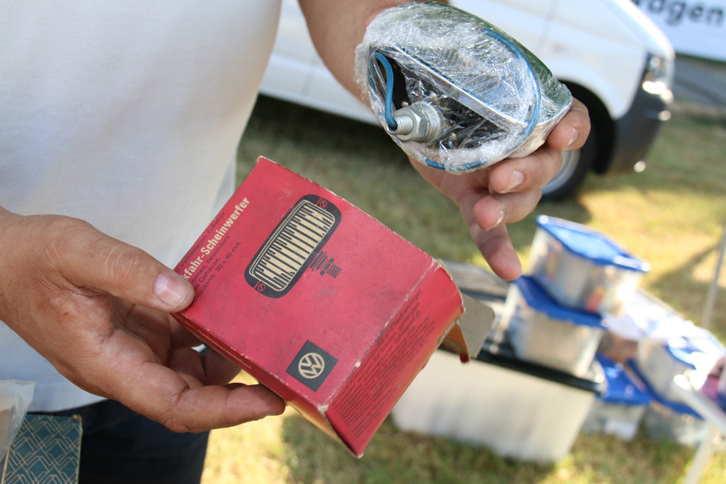 バックランプとオリジナルの化粧箱。