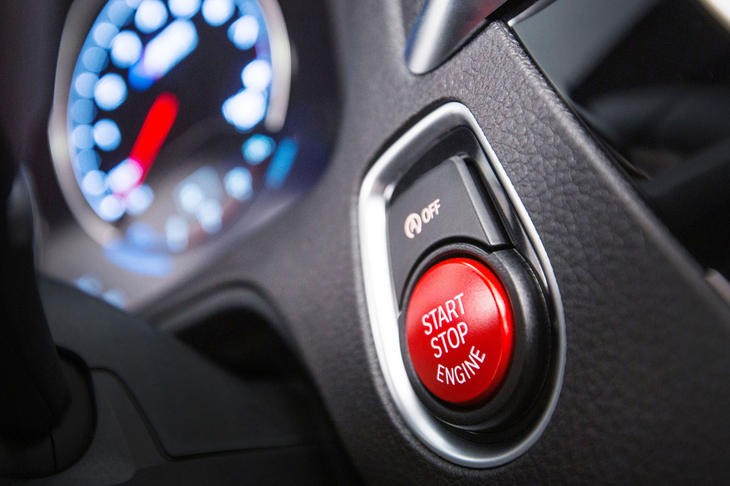 BMW M2コンペティション（エンジンスタートボタン）