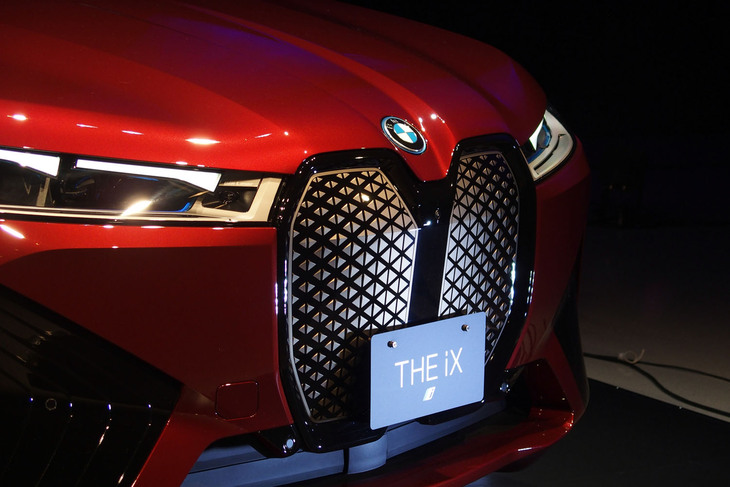 BMW iX（フロントグリル）