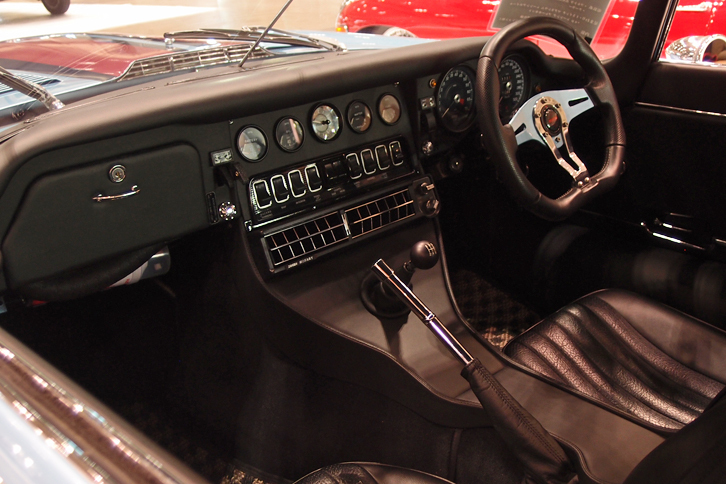 ジャガーEタイプ シリーズ3 チューニングロードスター（1973年）／オールドボーイ