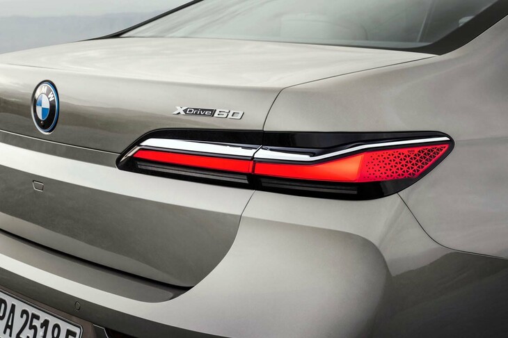 BMW i7 xDrive60（リアコンビランプ）