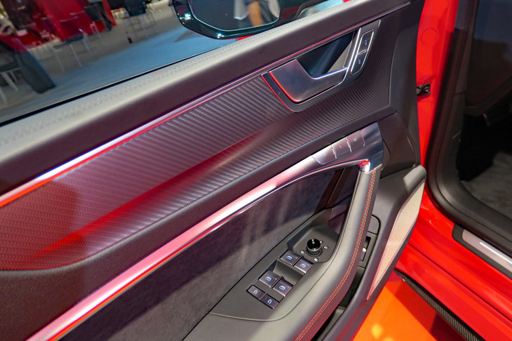 アウディRS 7スポーツバック（ドアトリム）