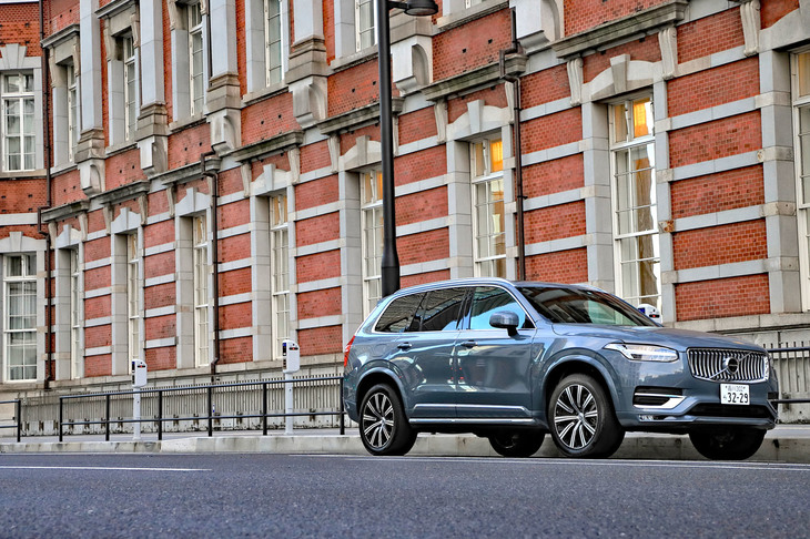 ボルボXC90 B6 AWDインスクリプション