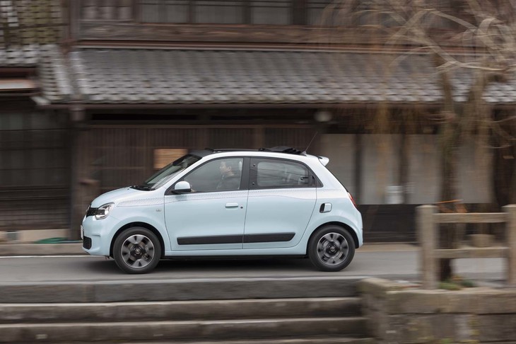 パワーユニットは最高出力92PS、最大トルク135N・mの0.9リッター直3ターボエンジン。車重1040kgのコンパクトボディーには十分なスペックだ。