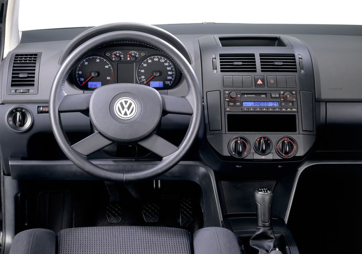 4代目「フォルクスワーゲン・ポロ」のコックピット周辺部。