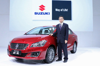 新型セダン「スズキ・アリビオ」広州でデビュー【広州ショー2014】