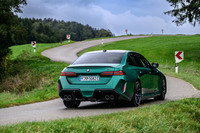 シャシーには「Mアクティブディファレンシャル」や「Mアダプティブサスペンション」などの先進デバイスを搭載。4輪操舵システムは「Ｍ5」シリーズでは初採用だ。