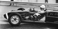 1961年はフェラーリがF1を席巻。そんな中でも、モスはモナコGP、ドイツGPと2勝を挙げた。特にモナコでは、軽量化のために「ロータス18」のサイドパネルを外して走行した。（写真：Newspress）