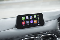細かな改良も加えられており、「CX-5」「CX-8」とも車載インフォテインメントシステムが「Apple CarPlay」に対応した。
