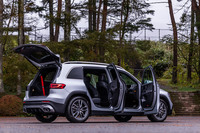 ボディーサイズは全長×全幅×全高＝4650×1845×1670mm、ホイールベースは2830mm。車重は1790kgと発表されている。