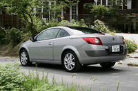 ルノー・メガーヌグラスルーフカブリオレ（FF/4AT）【試乗記】