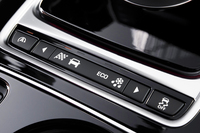 センターコンソールに配置されたジャガー・ドライブ・コントロールの切り替えスイッチ。「エコ」「ノーマル」「ウインター」「ダイナミック」の4モードが用意される。