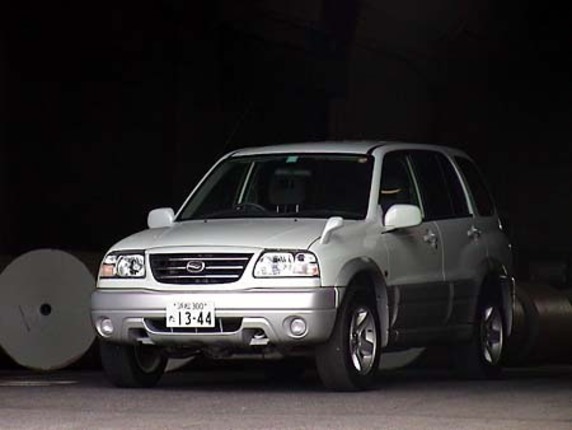 【スペック】全長×全幅×全高＝4090×1780×1685mm/ホイールベース＝2480mm/車重＝1380kg/駆動方式＝4WD/2リッター直4DOHC16バルブ（140ps/6000rpm、19.7kgm/4000rpm）/車両本体価格＝185.8万円（テスト車＝同じ）