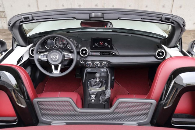 マツダ100周年特別記念車 内装・外装など54枚 【画像・写真】 - webCG