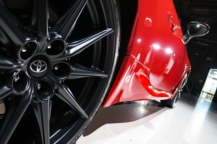 トヨタGR 86（サイドシルスポイラー）