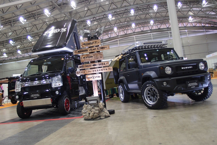 こちらは、「スズキ・ジムニー」のカスタマイズを得意とするN's STAGEのブース。早くも新型「ジムニーシエラ」のカスタマイズモデルが展示されていた。