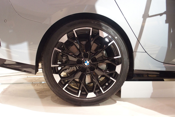 M235i xDriveグランクーペ（リアホイール）