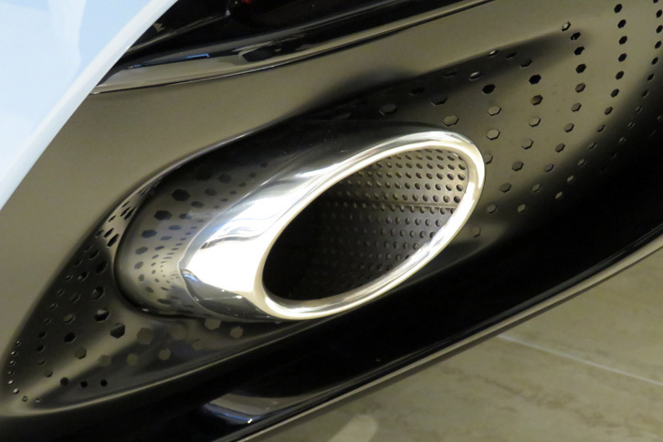 アストンマーティンDB11