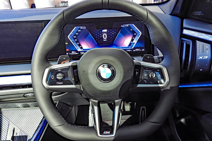 BMW X3 20d xDrive Mスポーツ（ステアリングホイール）