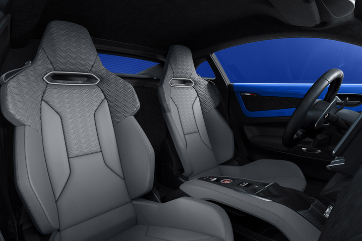 「A110 GTSブルーアルピーヌエディション」のシート。