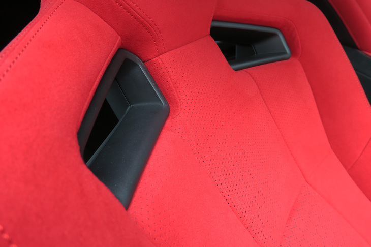 ホンダ・シビック タイプR（フロントシート）