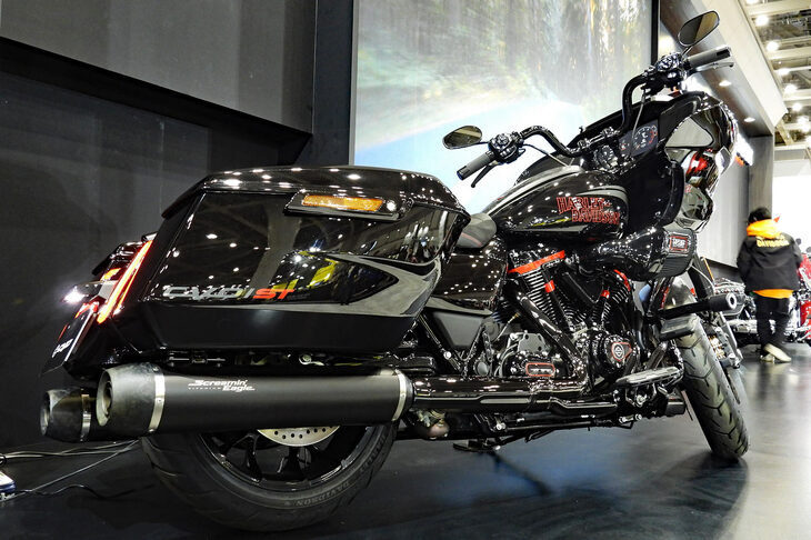 ハーレーダビッドソンCVOロードグライドST