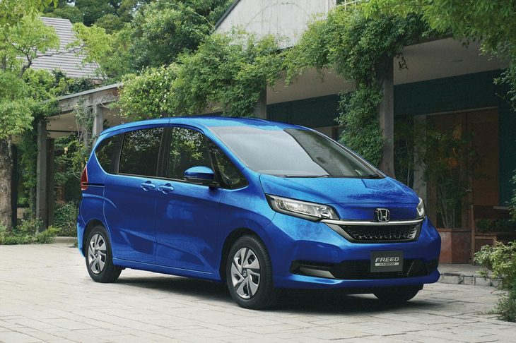 「シエンタ」最大のライバルが、ホンダの「フリード」。現行型は2016年デビューの2代目で、2023年のフルモデルチェンジがうわさされるなか、先に世代交代した新型シエンタとの戦いを強いられている。