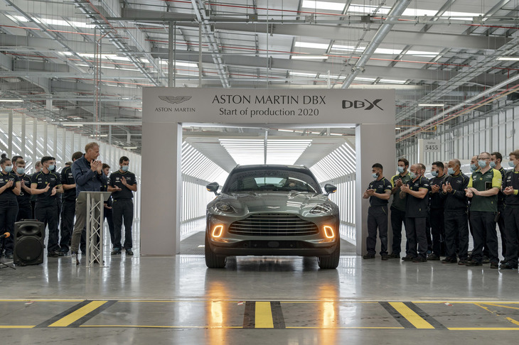 2020年7月、「アストンマーティンDBX」の生産第1号車がラインオフした。このアストン初のSUVは、商業的にどのような結果をもたらすだろうか。