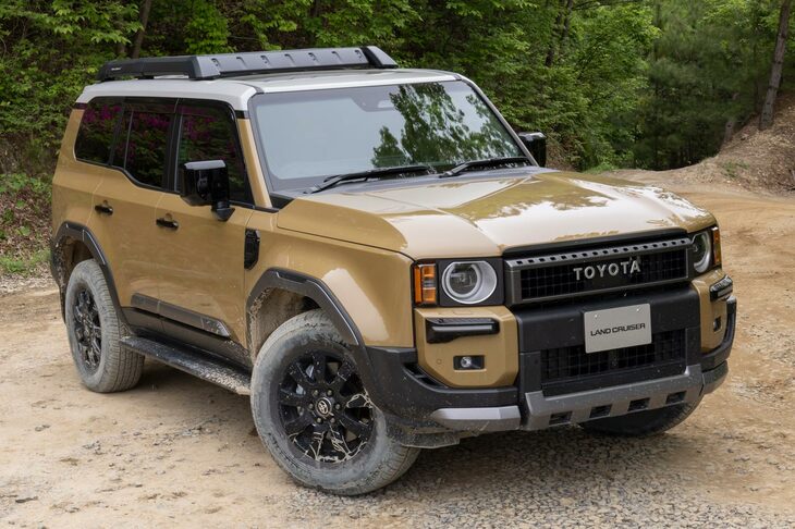 渕野「そういえば、丸目2灯のモデルもありましたよね？」　
	ほった「丸目ランプが標準で装備されたのは、初版限定モデルの『ZX“ファーストエディション”』だけです。今は確か、販売店オプションで用意されていますよ」　
	（写真：郡大二郎）