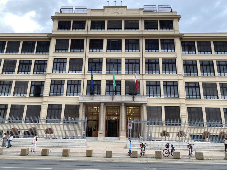 IT企業のリプライの手に渡った旧フィアット本社棟。2022年6月撮影。