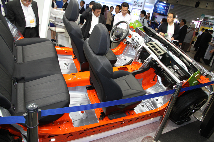 スバルのブースに展示されていた、現行「インプレッサ」から採用された「スバルグローバルプラットフォーム」。