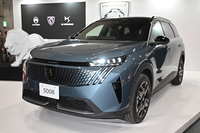 新型「プジョー5008」も2026年春に発売予定。先代モデルと同様に3列シートを採用している。