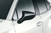 「レクサスUX」の特別仕様車“アーバンエレガンス”発売の画像