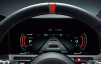 「アドバンスドドライブアシストディスプレイ」と呼ばれる12.3インチの液晶パネルを採用。画面表示は「ノート オーラNISMO」専用のデザインになっている。