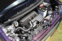 660cc直列3気筒エンジンは最高出力52ps／最大トルク60Nmを発生する。