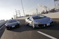 CGの真骨頂ともいえる比較テストには、高性能ミドシップスポーツカー2台が登場。直接比較の記事をお届けできるのは、CG本誌だけです。（photo：北畠主税）