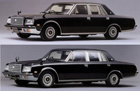 「センチュリー」は82年にマスクを中心に改め、エンジンを4リッターに拡大するなどの大がかりなマイナーチェンジが実施された。写真上は高級グレードの「Eタイプ」で、下は90年に追加設定された、ホイールベース／全長が150mm延ばされた「Lタイプ」。