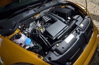 現在日本で販売されている「ザ・ビートル」の中で、唯一となる1.4リッターエンジン。JC08モードの燃費は18.3km/リッターと、1.2リッター車（17.6km/リッター）のそれを上回る。