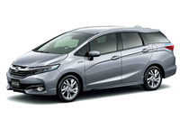 「シャトル ハイブリッドZ」。写真のボディーカラーはルナシルバー・メタリック。