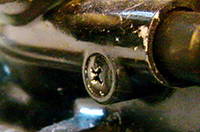 小さなネジでも見逃さない宗一郎氏の鋭い洞察力。プラスネジが生産効率を上げることに寄与したことは言うまでもない。ちなみに写真はホンダの原付レジャーバイク「エイプ」のもの。