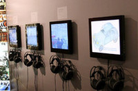 展覧会では、モニターによる技術解説も。
絶大な人気を誇った2CVだが、最終生産地のポルトガルで1990年7月27日の16時、長い歴史に幕を下ろした。42年間で、実に511万4959台が生産されたという。