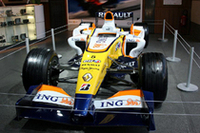 ルノーの2008年型F1マシン「R28」も短期間ながら紹介された。