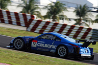 予選4位からスタートし3位に入った、No.12 カルソニック インパル Z（ブノワ・トレルイエ/星野 一樹組）。星野一義監督の還暦に祝いを添えた。