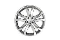 特別装備品の17インチアロイホイール（Style 05）。