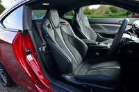 「RC F」の室内。