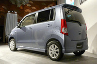 「ワゴンR」のリアビュー。